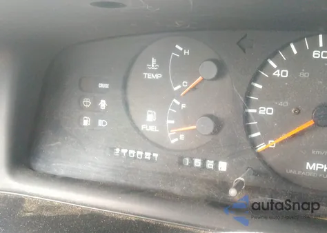 1992 Nissan Stanza z USA, uszkodzony, nr VIN JN1FU21P7NX908226